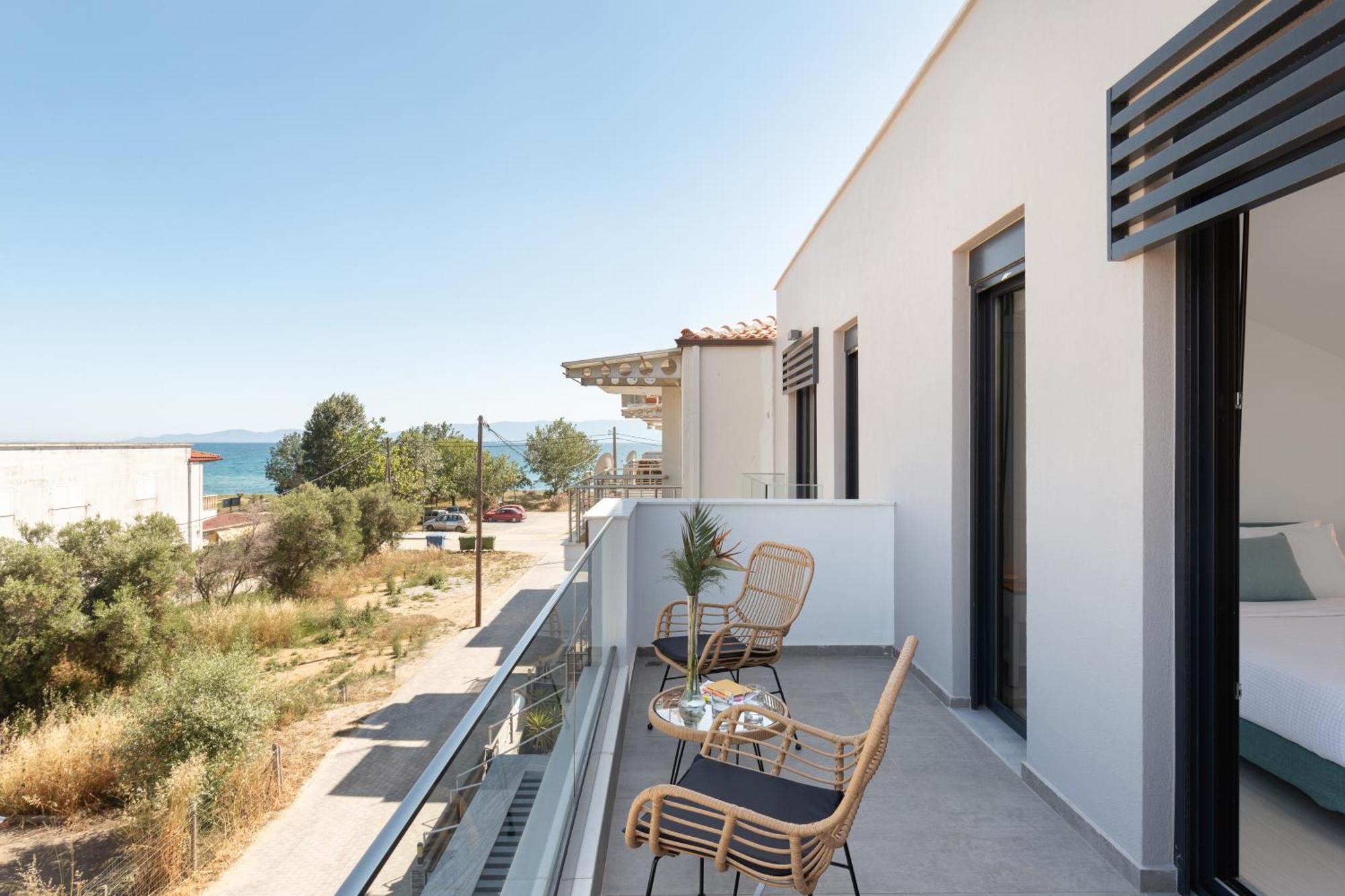 Kleoniki & Irida Residential Complexes Apartment Ofrinion Bagian luar foto