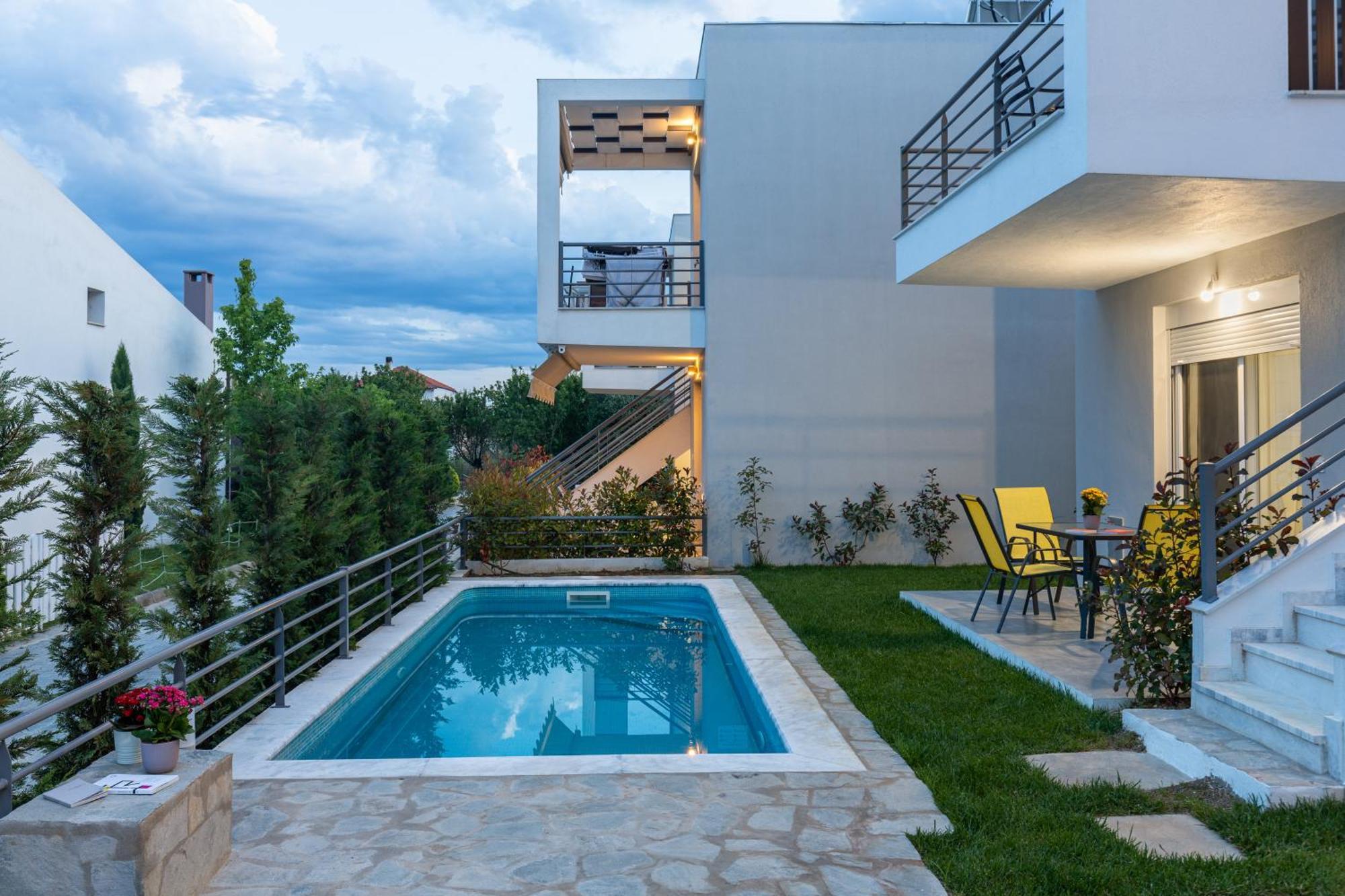 Kleoniki & Irida Residential Complexes Apartment Ofrinion Bagian luar foto
